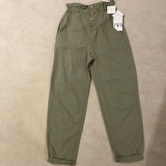 Zara Pants - ZARA PAPERBAG baggy style olive green pant. Size 0